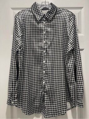 PrettyLittleThing houndstooth button down blouse